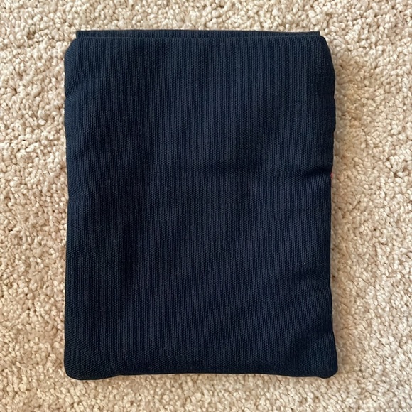 Delta Someone Somewhere Premium Select Bag - Picture 3 of 5